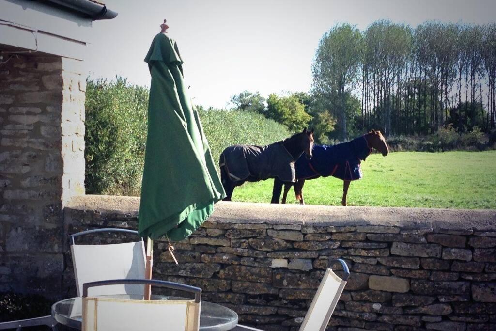Villa Secluded Romantic Cotswolds Barn - Sleeps 2 To 4 - Near Cirencester - Dog Friendly à Kemble Extérieur photo