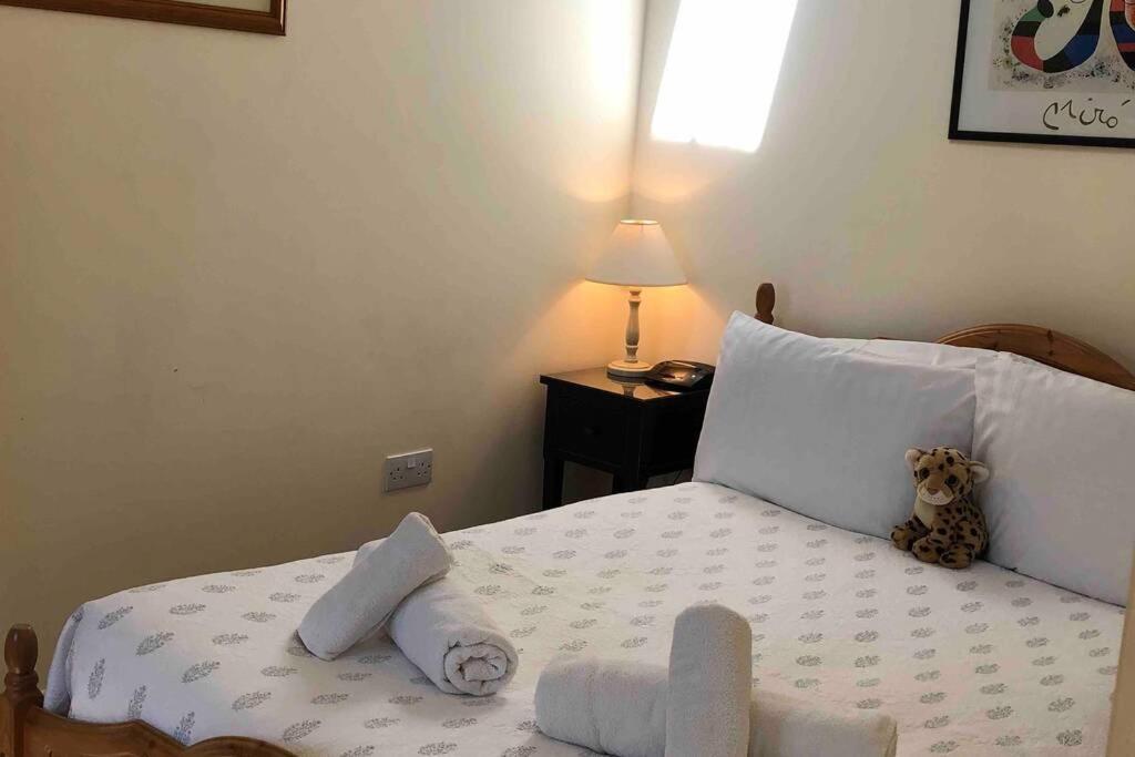 Villa Secluded Romantic Cotswolds Barn - Sleeps 2 To 4 - Near Cirencester - Dog Friendly à Kemble Extérieur photo